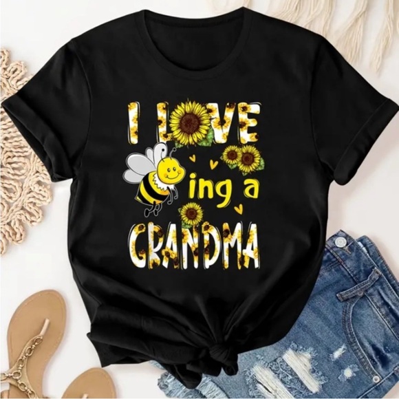 Tops - T Shirt, Woman’s, Graphic Design, Short Sleeve, Sz Small, Come with earrings